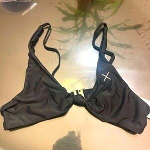 BoutineLa’s Twist Top in Black (Small)